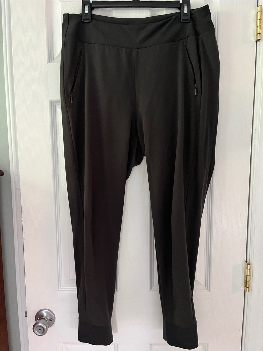 Athleta Black Women’s Jogger Pants with Zip Pockets